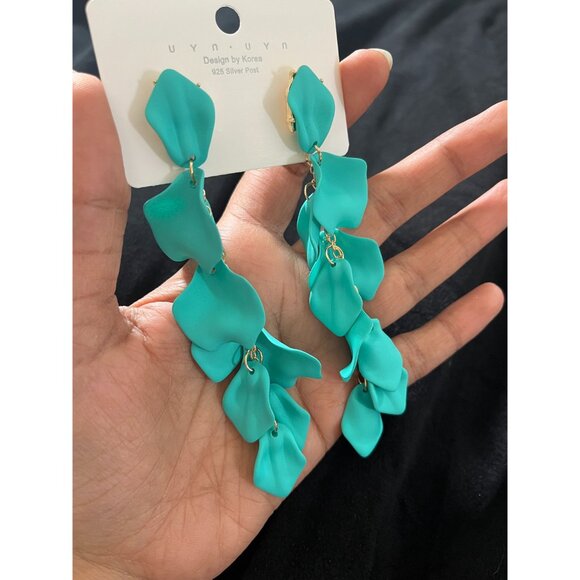Turquoise acrylic earrings , blue petal earrings , rose petal earrings - Picture 4 of 9